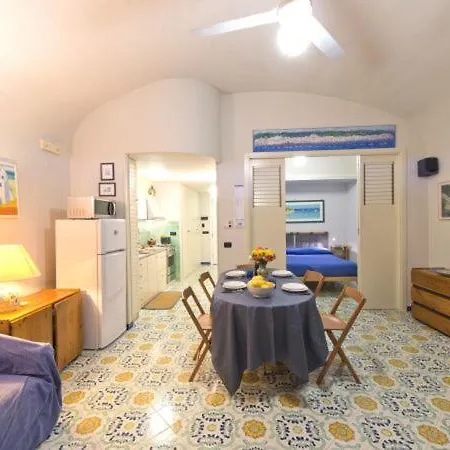 Sleeps 4 T721492 Апартаменты